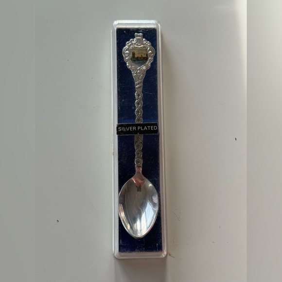 Souvenir Collectors Spoons! New In Box - Picture 2 of 8